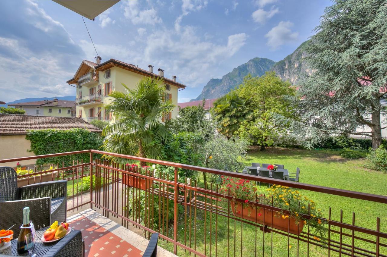 The Bon'Ora Apartment - Happy Rentals Riva del Garda Bagian luar foto